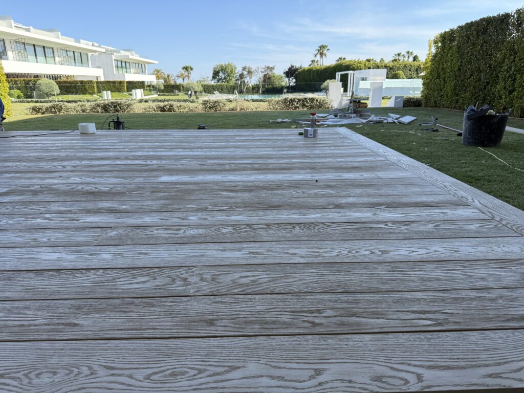 Villas 12 decking project photo in Marbella