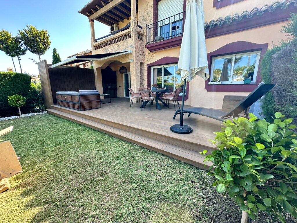 Bel-Air, Estepona decking project photo in Estepona