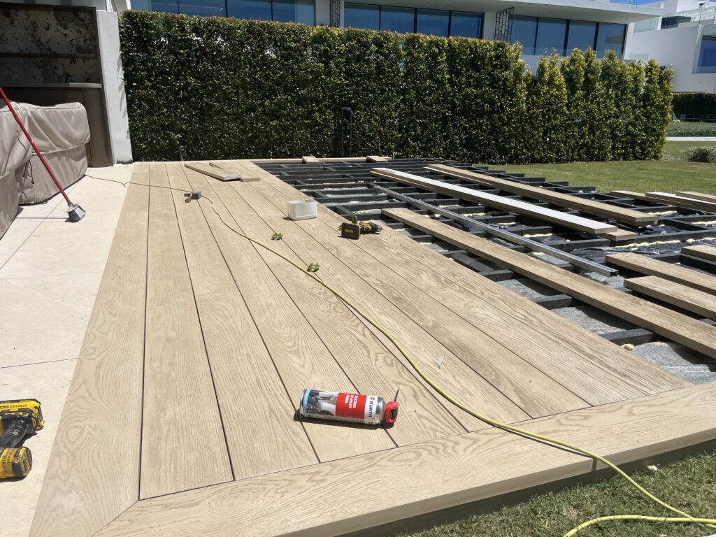 Villas 12 decking project photo in Marbella