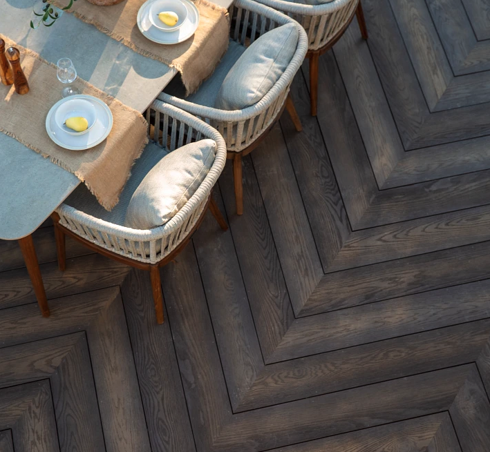 Millboard Antique Oak colour sample